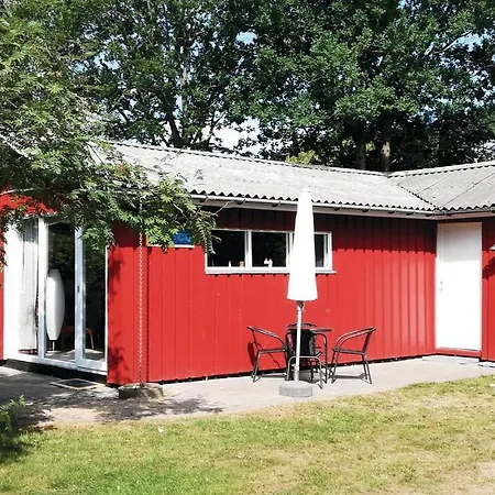 Vakantiehuis Three-bedroom In Strandby